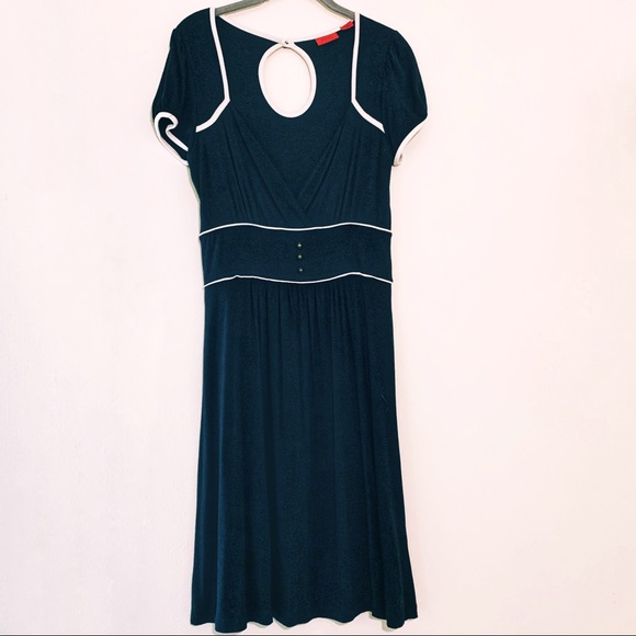 Hugo Boss Dress with white trim - Picture 1 of 7